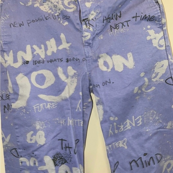 New without tags Urban Outfitters 
Size Medium Chino style pants 
Graphic print - Picture 5 of 8